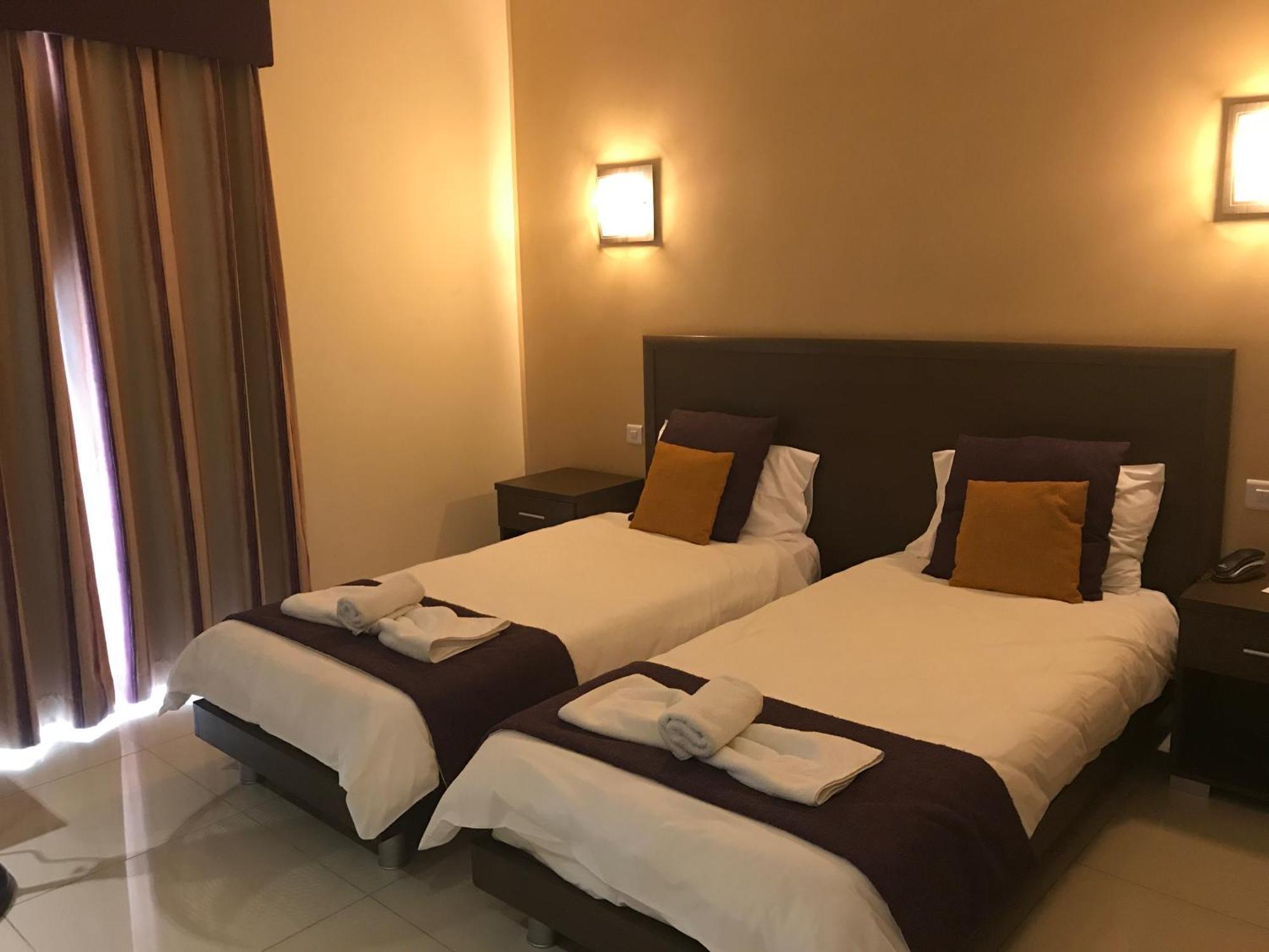 The Windsor Hotel Sliema Esterno foto