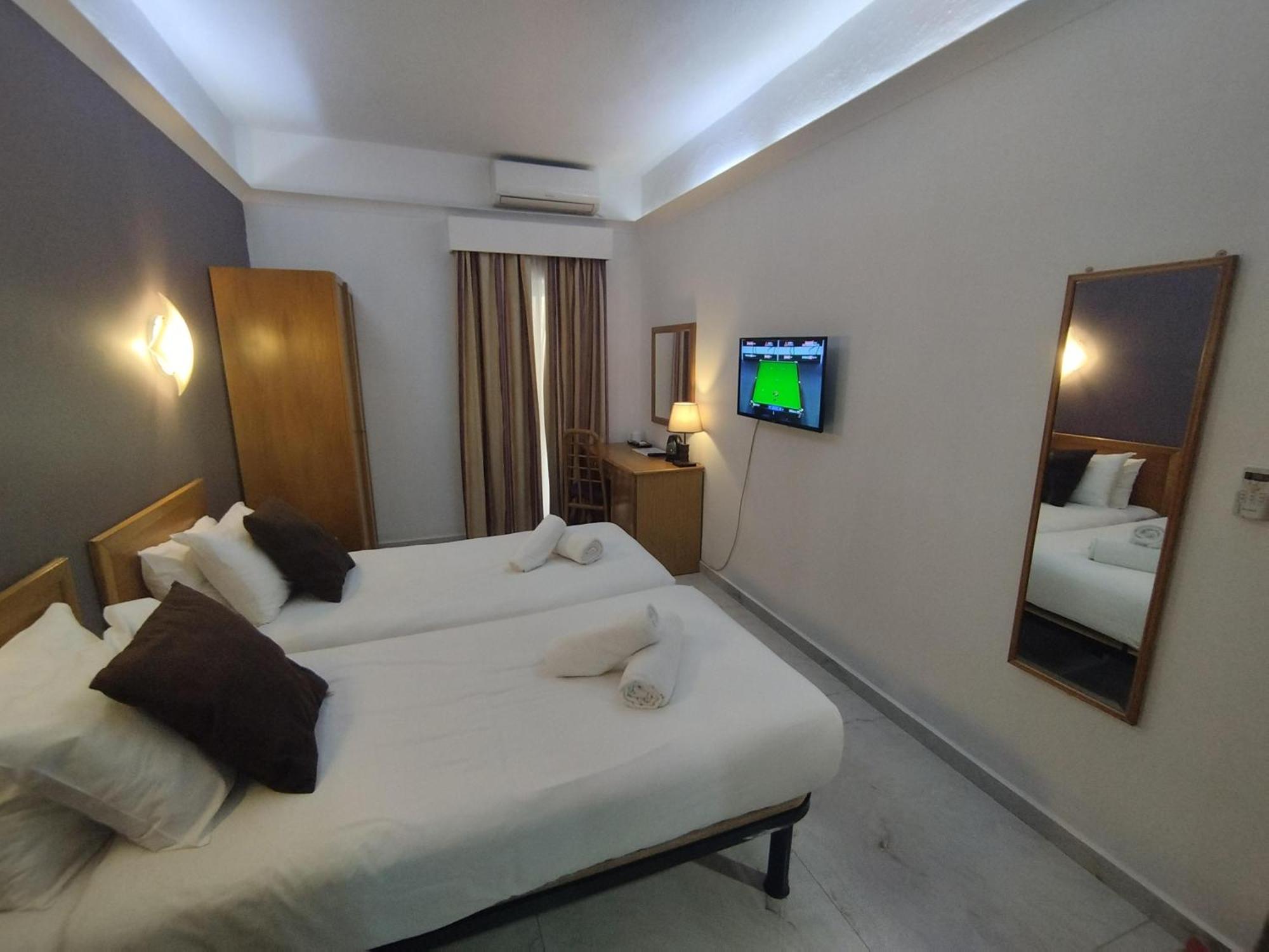The Windsor Hotel Sliema Esterno foto